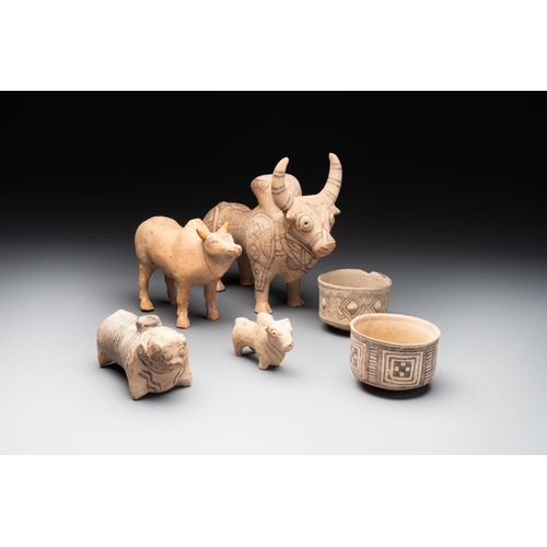 965 - A varied collection of four terracotta animal sculptures and two bowls, Indus Valley, Iran, Pakistan... 