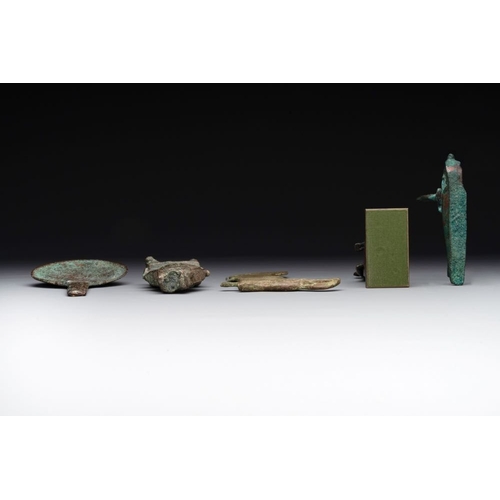 968 - A varied collection of five bronze figures and utensils, Egypt, 3rd/1st C. B.C.L.: 9,9 cm - H.: 19 c... 