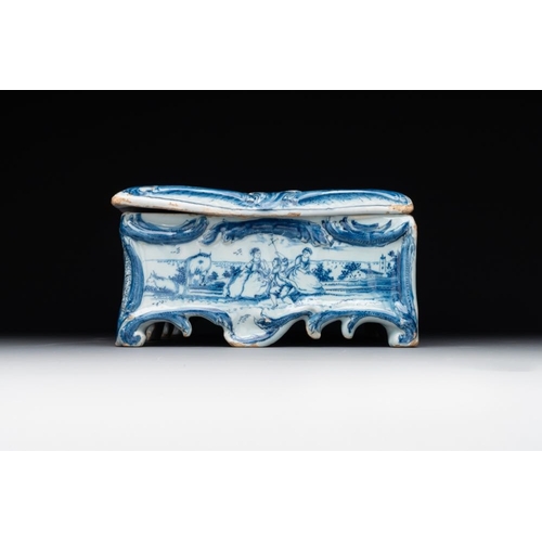 983 - A rare blue and white Dutch Delft jewellery casket and cover, 18th C.Dim.: 30 x 20 x 11 cm (incl. co... 