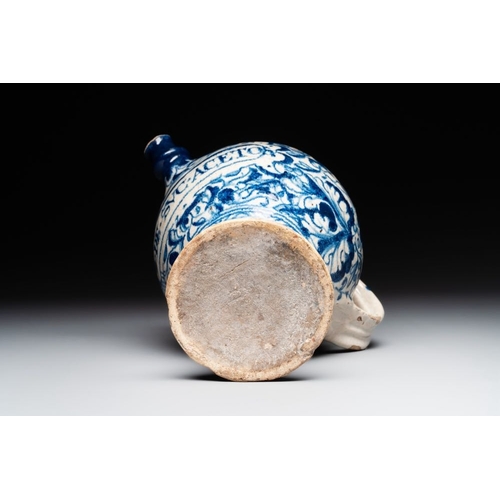 993 - A blue and white Antwerp maiolica 'a foglie' wet drug jar, 2nd half 16th C.L.: 24 cm - H.: 23,3 cmTh... 