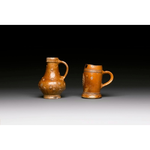 995 - Five stoneware mugs and jugs with various seals, Germany, 16/17th C.H.: 22 cm (the tallest)H.: 11,6 ... 