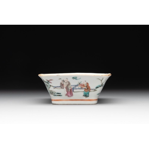 1002 - A Chinese famille rose nine-piece sweetmeat or rice table set, Tongzhi mark, 19th C.Dim.: 20,4 x 11 ... 