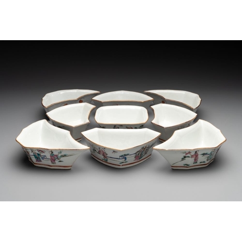 1002 - A Chinese famille rose nine-piece sweetmeat or rice table set, Tongzhi mark, 19th C.Dim.: 20,4 x 11 ... 