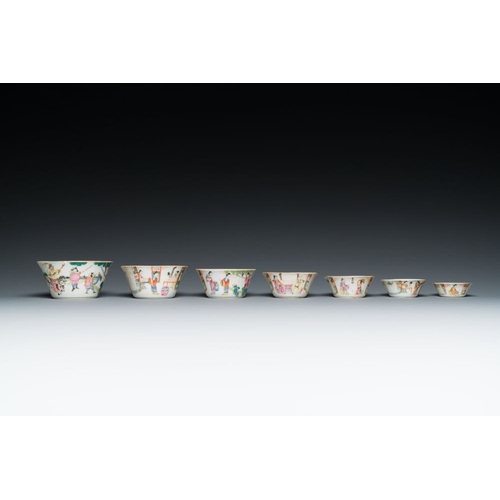 1003 - A set of seven Chinese famille rose nesting bowls with narrative design, DaoguangDia.: 9 cm - H.: 4,... 