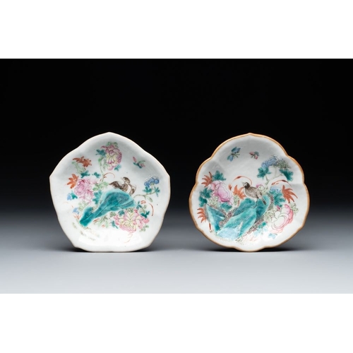 1005 - A varied collection of nine Chinese famille rose wares, 19/20th C.Dia.: 17,3 cm (the plate)Dia.: 17 ... 