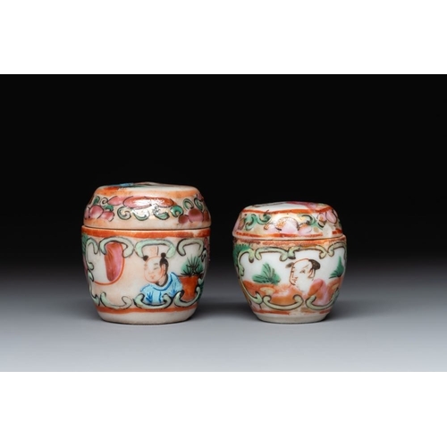 1005 - A varied collection of nine Chinese famille rose wares, 19/20th C.Dia.: 17,3 cm (the plate)Dia.: 17 ... 