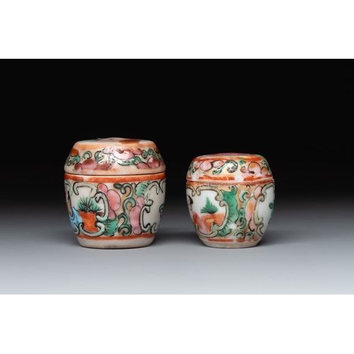 1005 - A varied collection of nine Chinese famille rose wares, 19/20th C.Dia.: 17,3 cm (the plate)Dia.: 17 ... 