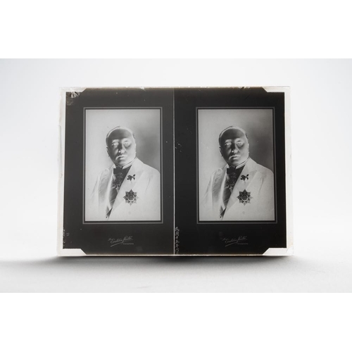 1016 - A collection of 83 wet-collodion portrait negatives on glass, China, 19th C.Dim.: 17,8 x 12,8 cm (ea... 