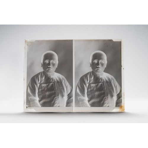 1016 - A collection of 83 wet-collodion portrait negatives on glass, China, 19th C.Dim.: 17,8 x 12,8 cm (ea... 