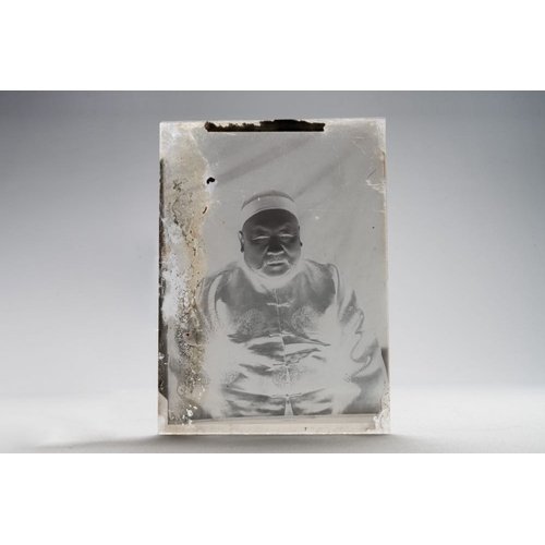 1016 - A collection of 83 wet-collodion portrait negatives on glass, China, 19th C.Dim.: 17,8 x 12,8 cm (ea... 