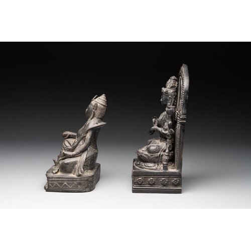 1076 - Two South-East Asian bronze figures of Buddha, 18/19th C.H.: 29,1 cm (the tallest)H.: 21,9 cm (the s... 