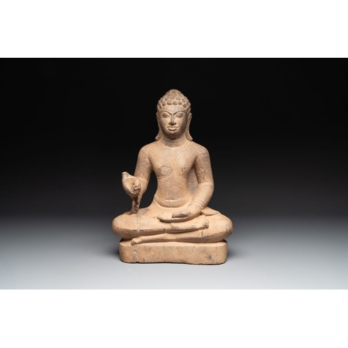 1079 - A Cambodian sandstone Buddha, pre-Angkor, 7/8th C.Dim.: 32 x 12 x 45,5 cm
Accompanied by a Laboratoi... 