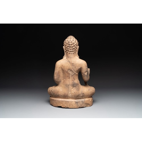 1079 - A Cambodian sandstone Buddha, pre-Angkor, 7/8th C.Dim.: 32 x 12 x 45,5 cm
Accompanied by a Laboratoi... 