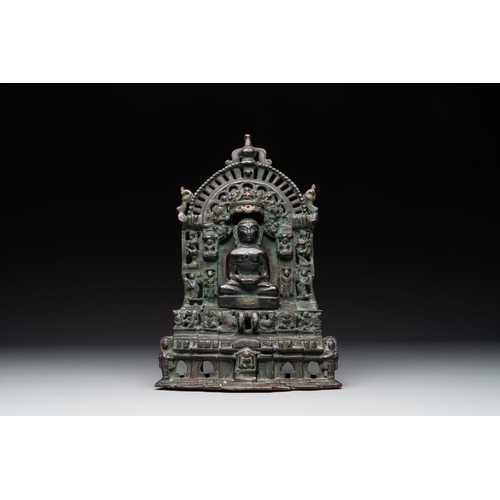 1081 - A copper alloy Jain shrine, Western India, 18/19th C.H.: 30 cm
Weight: 4050 grams
... 