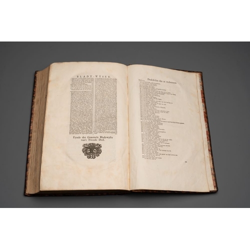 1105 - Chronyke van Vlaenderen, a chronicle of Flanders in three volumes, Flanders, 1726-1736Dim.: 36 x 24,... 