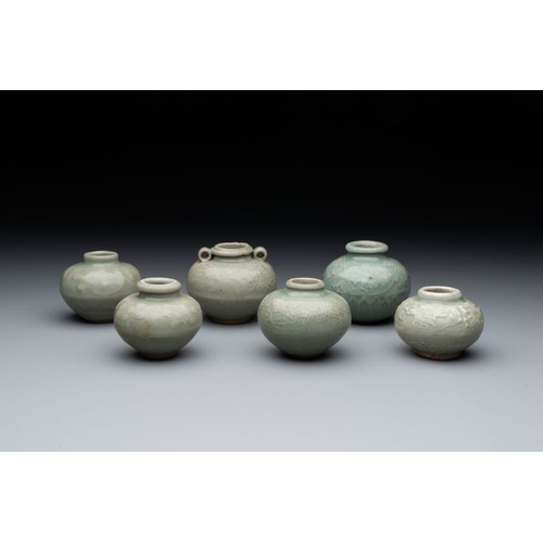 111 - Six Chinese Longquan celadon jarlets with incised floral design, Yuan/MingH.: 6,5 cm (the tallest)H.... 