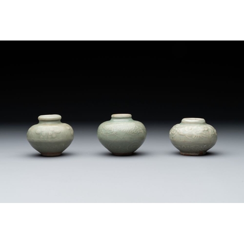 111 - Six Chinese Longquan celadon jarlets with incised floral design, Yuan/MingH.: 6,5 cm (the tallest)H.... 