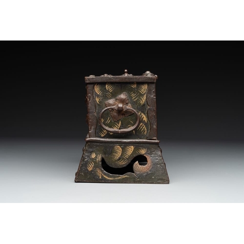 1111 - A polychrome wrought-iron casket, South Germany, Nuremberg, 17th C.Dim.: 18 x 11 x 13,5 cm... 