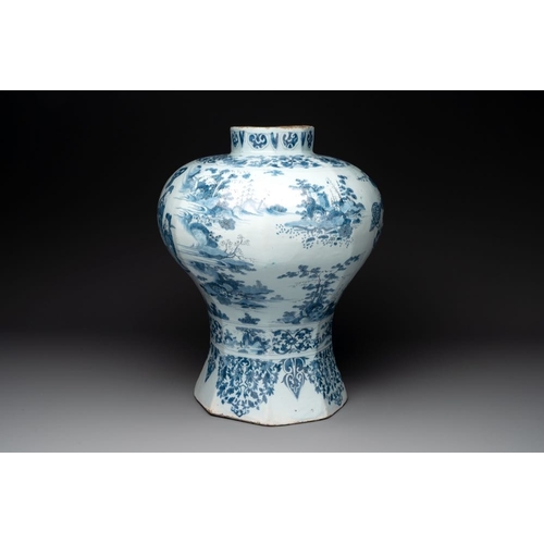 1144 - A very large Dutch Delft blue and white chinoiserie baluster vase, second half 17th C.H.: 50,5 cm... 