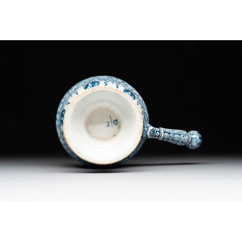 1146 - A Dutch Delft blue and white 'tobacco plantation owner' brasier, 18th C.L.: 20,5 cm - H.: 10,5 cm
Ma... 