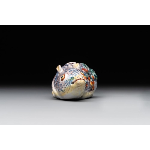 1153 - A polychrome Dutch Delft model of a squirrel, 18th C.Dim.: 10,5 x 5 x 4 cm
... 