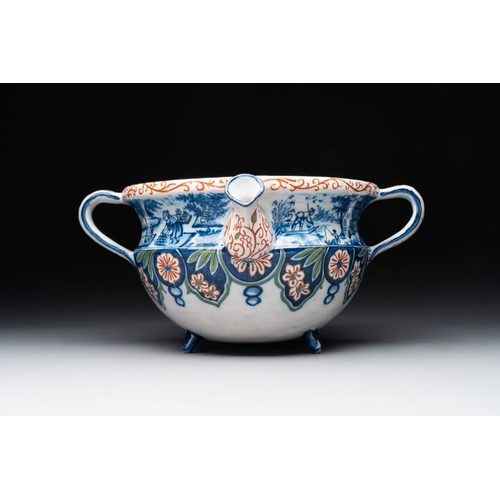 1163 - A rare Dutch Delft cashmere palette posset pot, early 18th C.L.: 31,5 cm - H.: 14,5 cm

... 