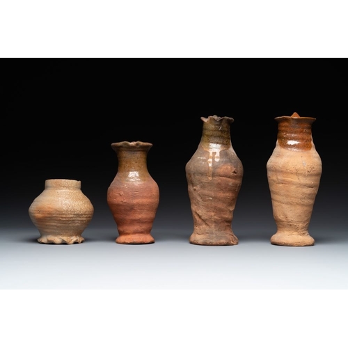 1174 - A collection of 9 German proto stoneware jugs and vessels, 14th C.H.: 26 cm (the tallest)L.: 6 cm - ... 