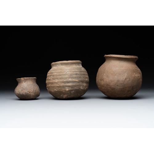 1174 - A collection of 9 German proto stoneware jugs and vessels, 14th C.H.: 26 cm (the tallest)L.: 6 cm - ... 