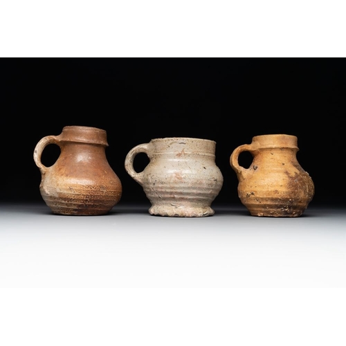 1176 - A collection of six German stoneware mugs, 16/17th C.H.: 12 cm (the tallest)H.: 9,8 cm (the smallest... 