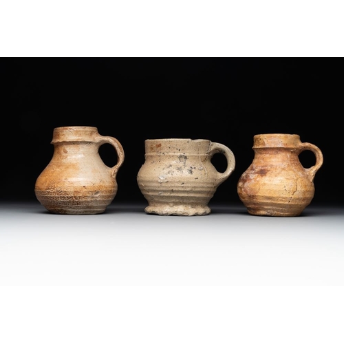 1176 - A collection of six German stoneware mugs, 16/17th C.H.: 12 cm (the tallest)H.: 9,8 cm (the smallest... 