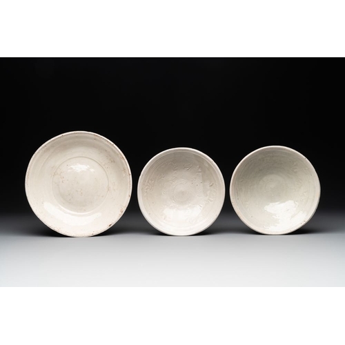 119 - A collection of nine Chinese white-glazed and cream-glazed wares, incl. Dehua, Song/MingDia.: 22 cm ... 