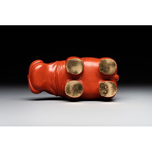 1191 - An 18kt gold mounted red jasper hippopotamus with sapphire inset eyes in Faberge-style, early 20th C... 