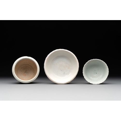 120 - A collection of 14 Chinese ding-type and white-glazed wares, Song/MingDia.: 16,5 cm-H.: 4 cm (the la... 