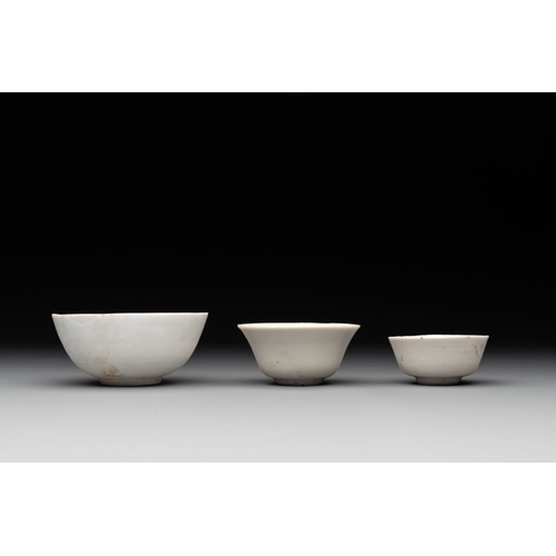 120 - A collection of 14 Chinese ding-type and white-glazed wares, Song/MingDia.: 16,5 cm-H.: 4 cm (the la... 