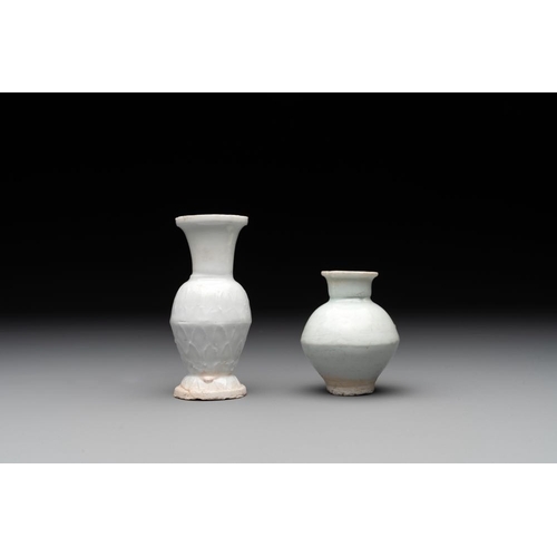 120 - A collection of 14 Chinese ding-type and white-glazed wares, Song/MingDia.: 16,5 cm-H.: 4 cm (the la... 