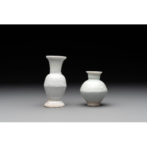 120 - A collection of 14 Chinese ding-type and white-glazed wares, Song/MingDia.: 16,5 cm-H.: 4 cm (the la... 