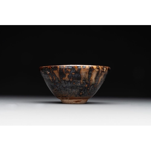 127 - A Chinese Jizhou tortoiseshell-glazed tea bowl, Southern SongDia.: 10,4 cm - H.: 5,5 cm... 