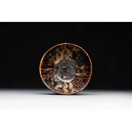 127 - A Chinese Jizhou tortoiseshell-glazed tea bowl, Southern SongDia.: 10,4 cm - H.: 5,5 cm... 