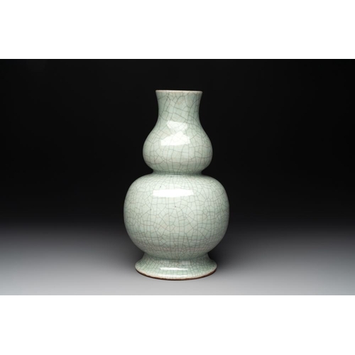 161 - A Chinese ge-type double gourd vase, 19th C.H.: 33,2 cm
