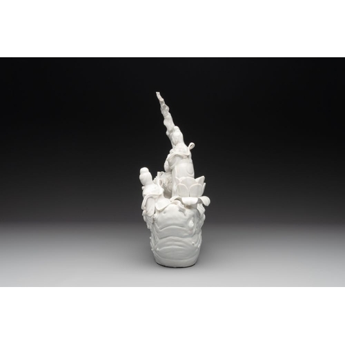 173 - A Chinese Dehua blanc de Chine group of female immortals on a boat, RepublicDim.: 25,5 x 11 x 30 cm
... 