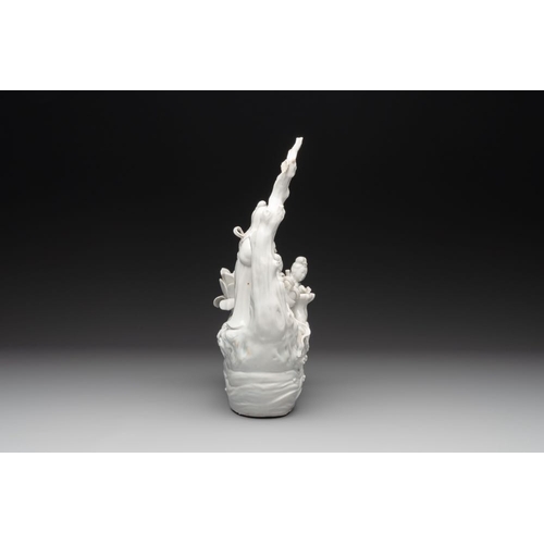 173 - A Chinese Dehua blanc de Chine group of female immortals on a boat, RepublicDim.: 25,5 x 11 x 30 cm
... 