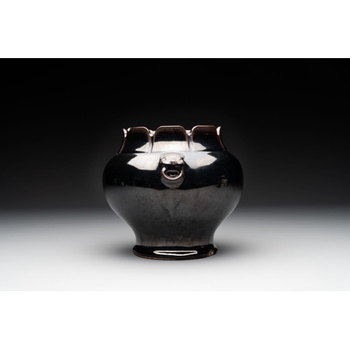 178 - A collection of four Chinese monochrome-glazed ware, Kangxi and Qianlong mark, 19/20th C.H.: 20 cm (... 