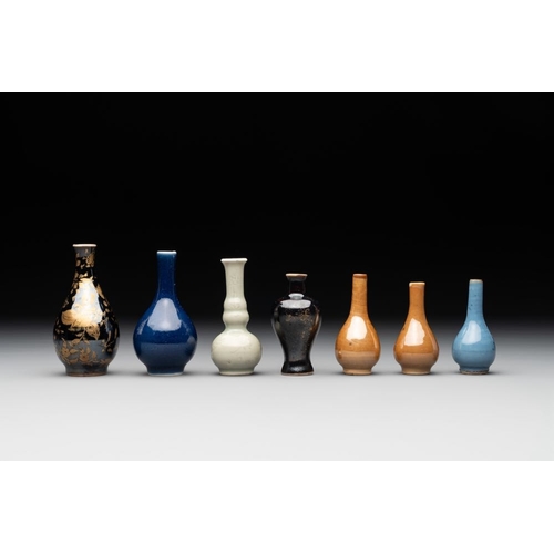 179 - Seven various Chinese monochrome miniature vases, Kangxi/QianlongH.: 8,5 cm (the tallest)H.: 5,8 cm ... 