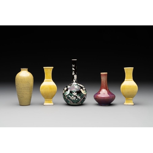 180 - Five various Chinese monochrome miniature vases, 19th C.H.: 11 cm (the tallest)H.: 8 cm (the smalles... 