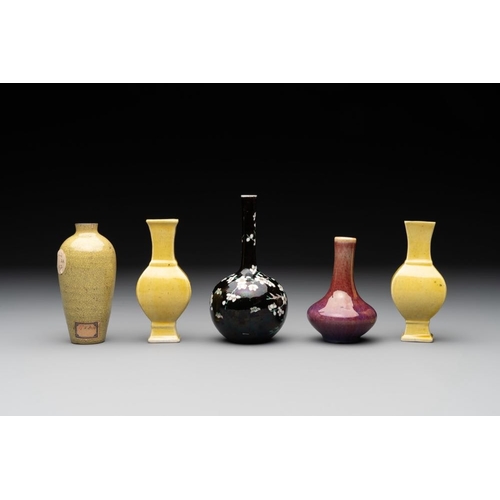 180 - Five various Chinese monochrome miniature vases, 19th C.H.: 11 cm (the tallest)H.: 8 cm (the smalles... 