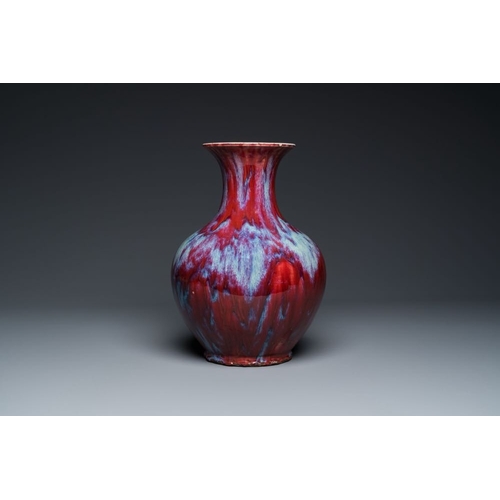 185 - A Chinese flambe-glazed vase, 18/19th C.H.: 34,5 cm

