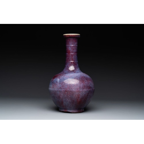 186 - A Chinese flambe-glazed bottle vase, 18/19th C.H.: 37,5 cm