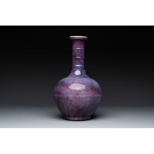 186 - A Chinese flambe-glazed bottle vase, 18/19th C.H.: 37,5 cm