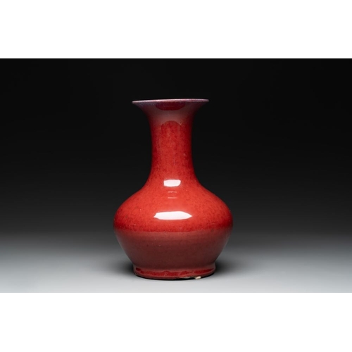 189 - A Chinese flambe-glazed vase, 19th C.H.: 30,8 cm