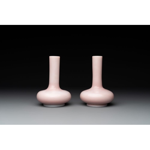 205 - A pair of Chinese pink Peking glass bottle vases, QingH.: 16 cm